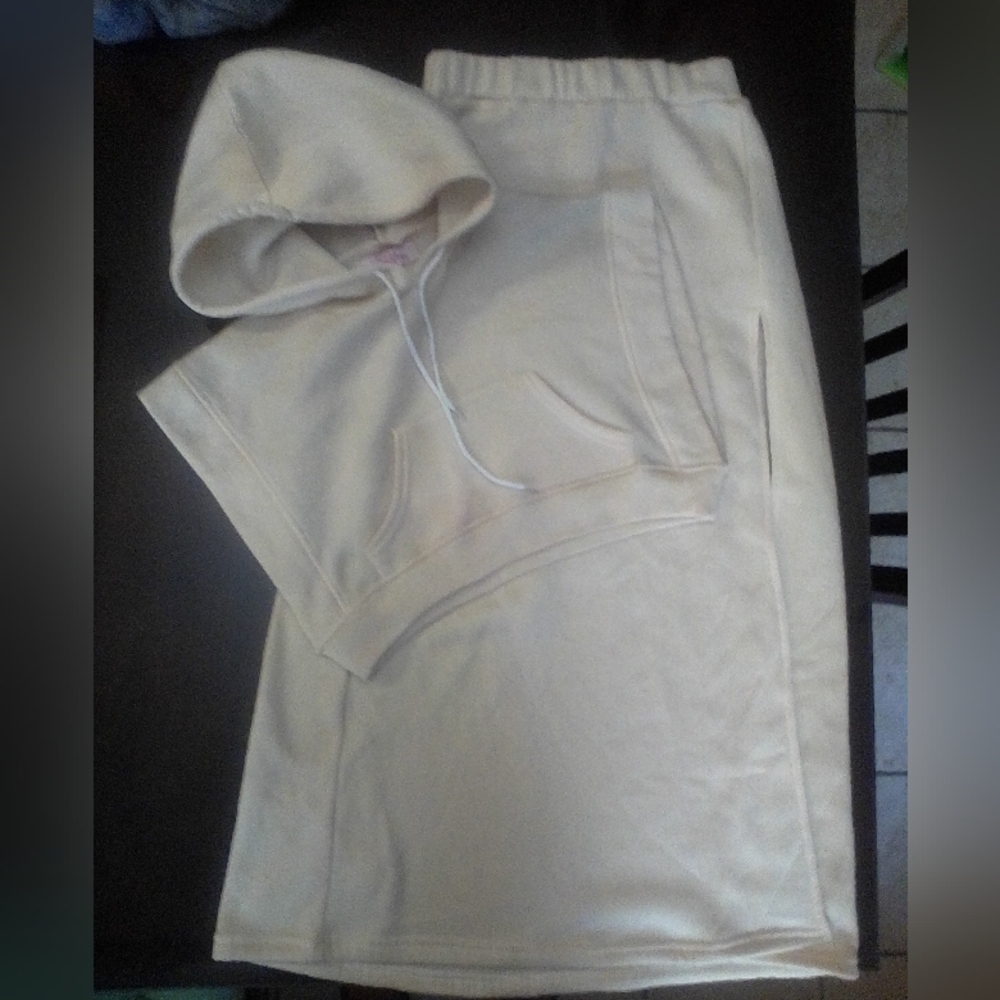 Cream Sleeveless Hoodie w/Matching Jersey Skirt